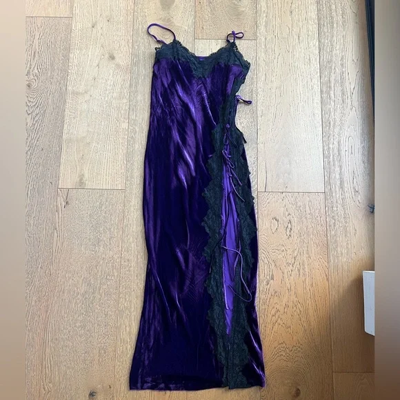 Mother of All Mabel velvet dress - Picture 6 of 9